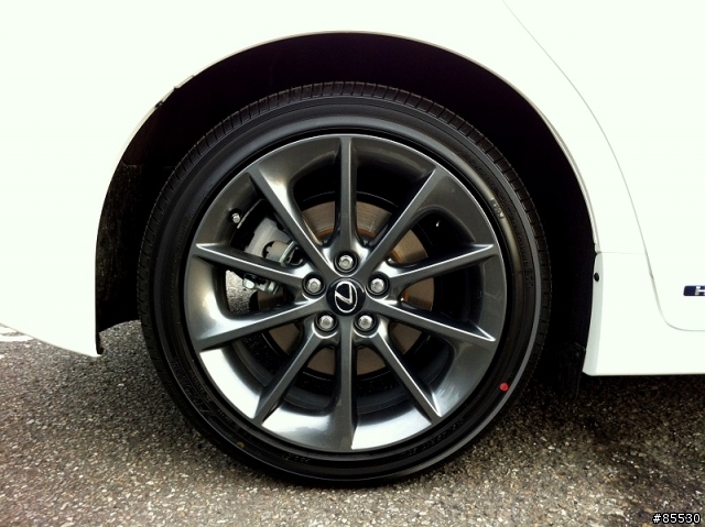 [開箱] Lexus CT200h 我的小開箱 (12/31 更新照片, 圖多)