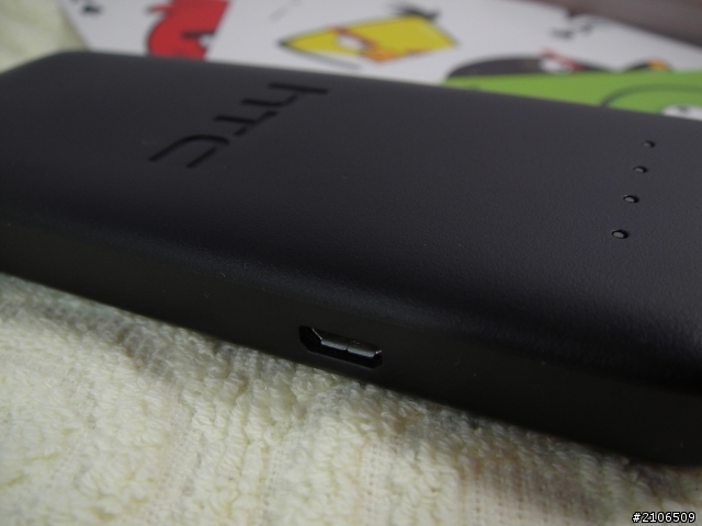 Windows Phone 8X by HTC╳憤怒鳥  [更新:贈品3000mA行動電源開箱]