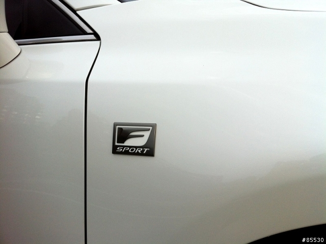 [開箱] Lexus CT200h 我的小開箱 (12/31 更新照片, 圖多)