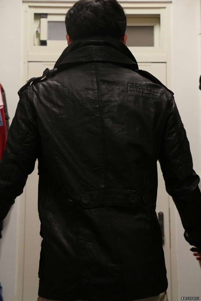 [Superdry開箱] 一則以喜一則以憂之 好像還沒有人開過的 Superdry 皮大衣