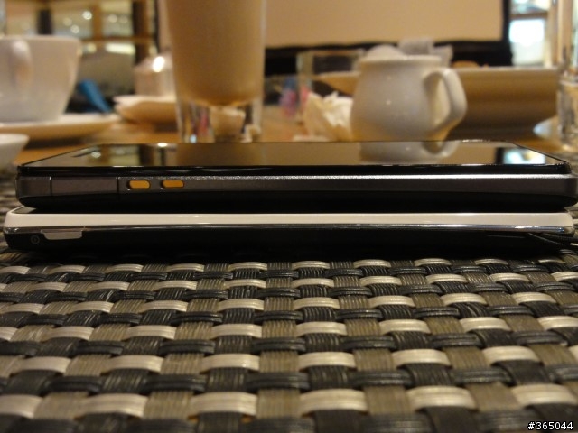 『水』你行的好夥伴：Xpera V  (與Xpera TX簡單比較)