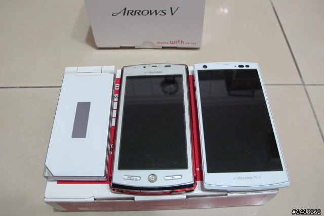 日本Fujitsu F-04E首發!
