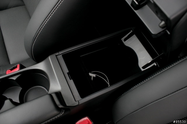 [開箱] Lexus CT200h 我的小開箱 (12/31 更新照片, 圖多)