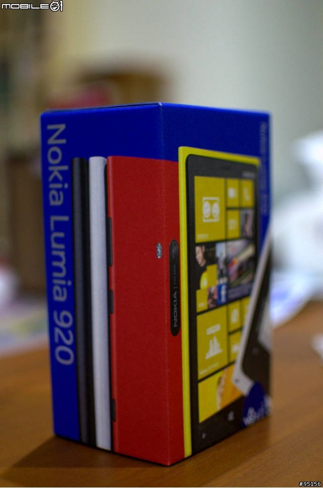 Nokia Lumia 920黑 簡單外在開箱