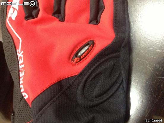【開箱】ZIENER Primaloft+GTX 防水保暖手套