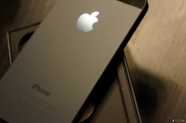 『開箱』 01首發！號稱全球最窄3.15mm邊框 魅族MEIZU MX2 與落漆的iPhone5 Black （更新了）