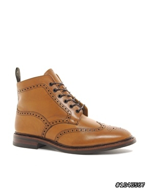 Loake 雕花毛毛靴