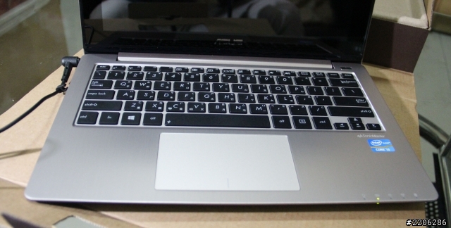 燒滾滾 滾滾燒 我的ASUS VivoBook S200香檳金火熱開箱