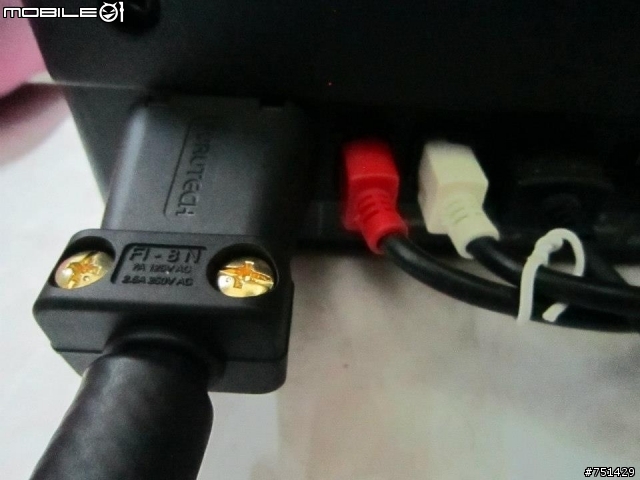 BOSE Companion5使用一年後開箱文（更新管迷八字型電源線）