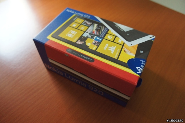 ◎ Lumia 920 黃色開箱 (圖多 加映超靈敏螢幕實測)