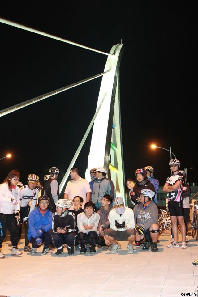 [分享]20121211夜騎新臨安橋