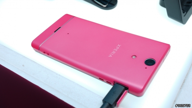 水美機Xperia V搶先體驗-高雄場[與TX眾兄弟外型PK]