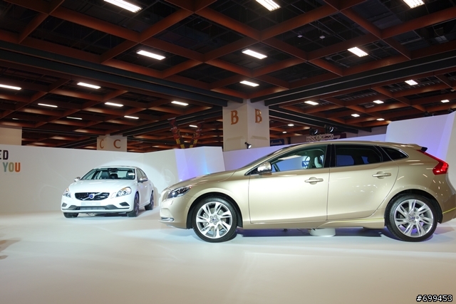V40現身啦!2013台北新車展，VOLVO新車發表(補上Model圖