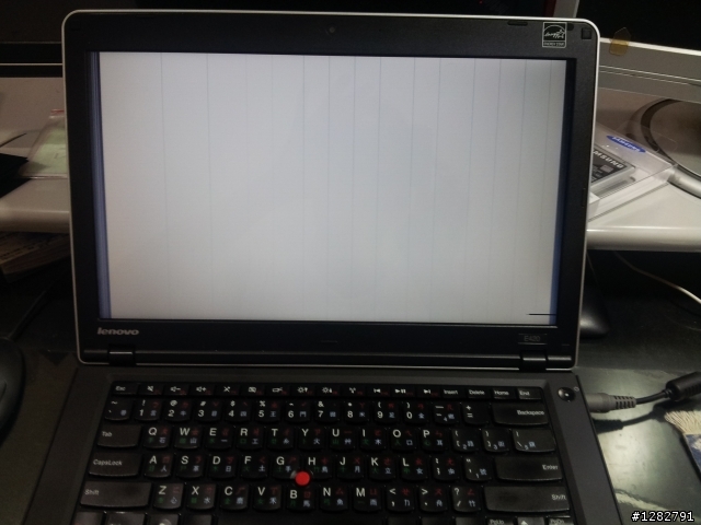 Lenovo ThinkPad Edge 螢幕變的超美的
