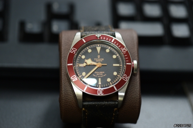 【開箱】Tudor Black Bay - Merry Xmas and Happy New Year