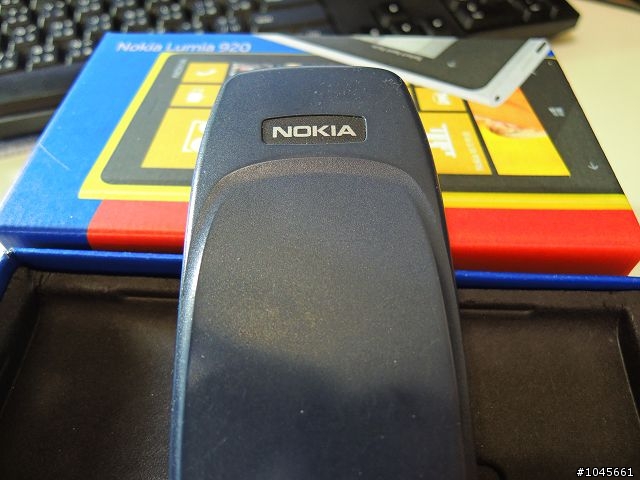 [簡單開箱] Nokia Lumia 920 消光黑