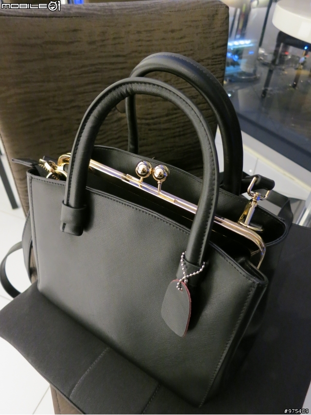 (末日開箱)年近三十第一次擁有名牌包包 Yves Saint Laurent 手提包