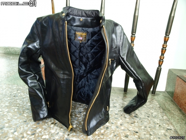 [開箱]Vanson Leathers Model B 立領皮衣