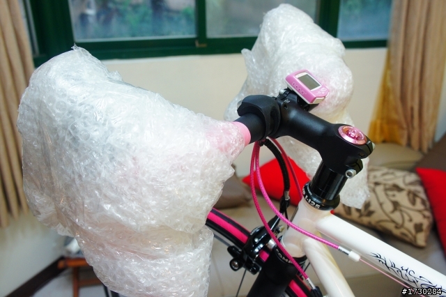 女王的第一台鋼管公路車-K350 超粉開箱