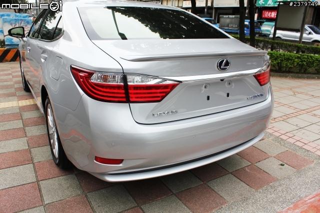 [開箱]LEXUS ES300H 豪華版 (有外加PIONEER影音主機)