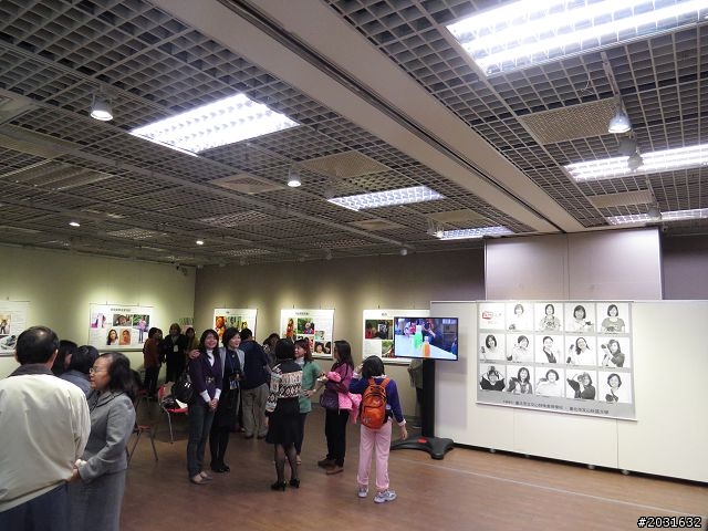 "我們的故事-愛的紀實攝影展"值得去看2013.01.02止