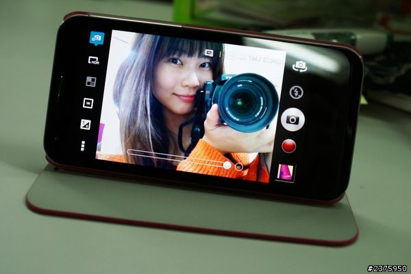 PadFone2 側翻手機套入手♥