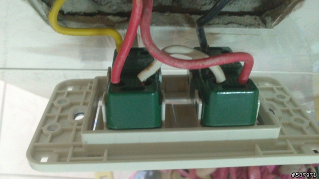 請問大家, 電燈的電線接法正確嗎 ?