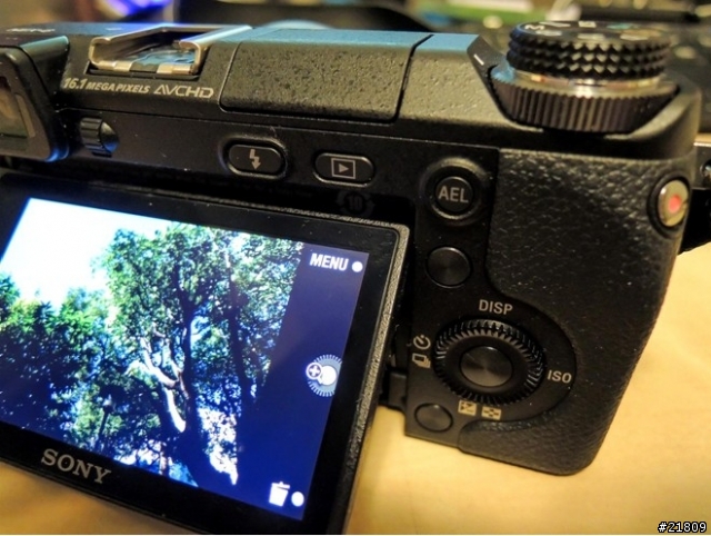 Sony NEX-6 絕佳操控手感新詮釋