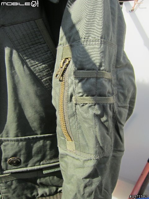 "簡易開箱" Superdry Alpine Bomber {附實穿}