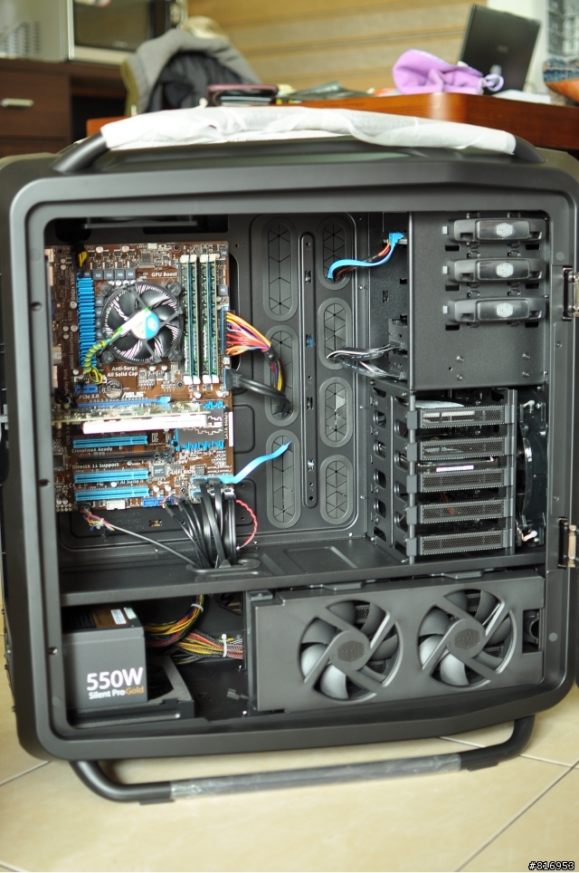 (開箱) 5W6的CM COSMOS II機殼3D建模和算圖主機~可以指導我散熱如何補強??