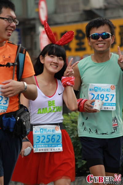 陽光星期天~2012富邦台北馬拉松!照片分享，原圖可下載!!!