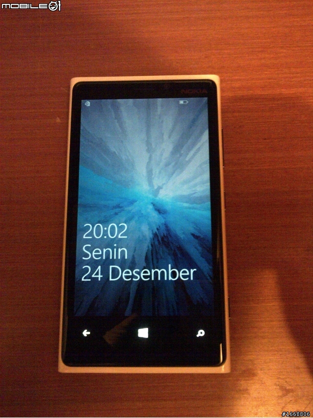 平安夜Lumia920(白)保平安簡易開箱