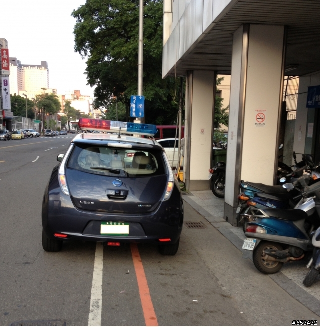 Nissan LEAF 電動警車