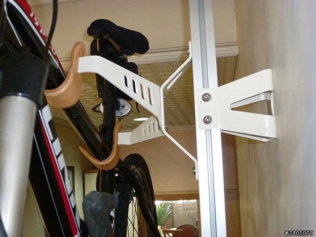 【開箱文】新購入手工牛皮縫製的壁掛式掛車架