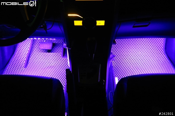 Altis 室內 LED 燈改裝。