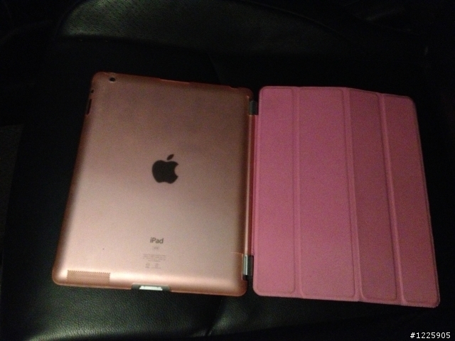 iPAD放在汽車上當成多媒體螢幕!!!好用歐^^