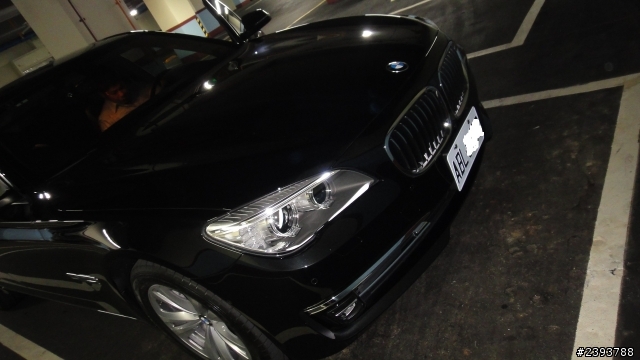 今年車展我家女人對我超好的.買了三台車給我.......其中一台BMW7系列唷...!!