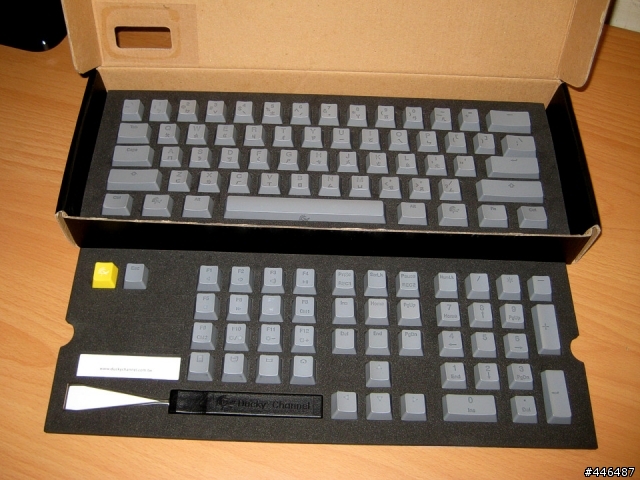 Ducky Shine 2 紅軸+灰,紫色鍵帽小開箱