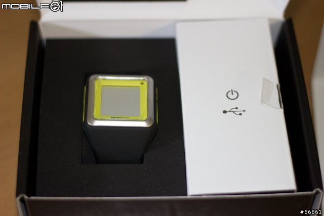 MetaWatch STRATA 我的智慧型手錶開箱啦！