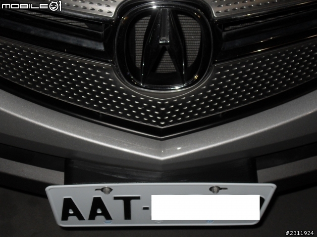 今日見到acura mdx 掛新車牌 頭香自己拿 哈哈!!