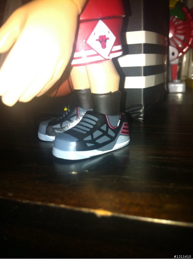 【簡單開箱】ADIDAS NBA CHICAGO BULLS D.ROSE公仔