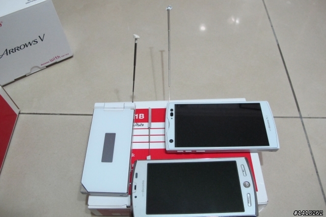 日本Fujitsu F-04E首發!