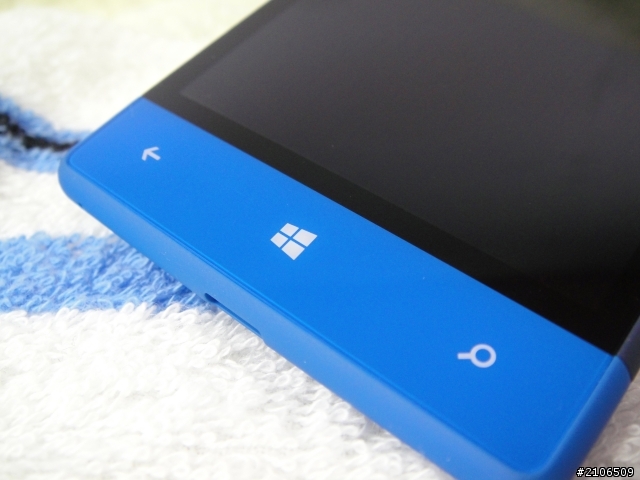 [開箱+疊疊樂]Windows Phone 8S海軍藍 by HTC