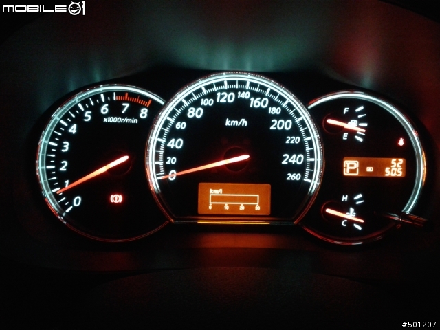 [疑問] 2012 TEANA 儀錶板有不同款式??