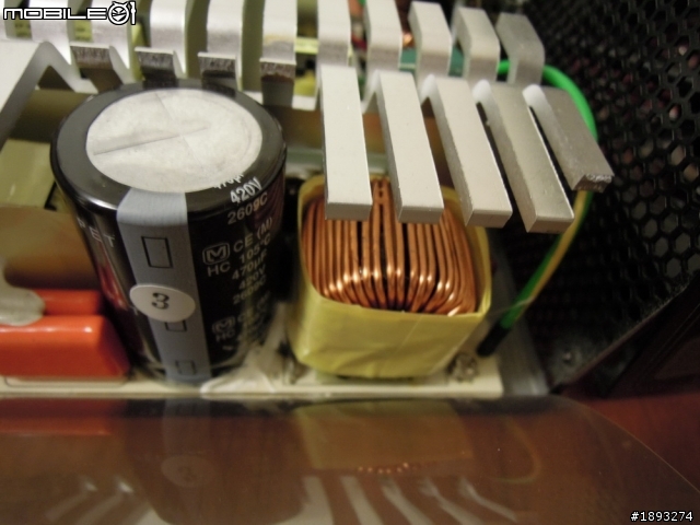 [開箱] SilverStone短機身80+金牌電源 Strider Gold 550W