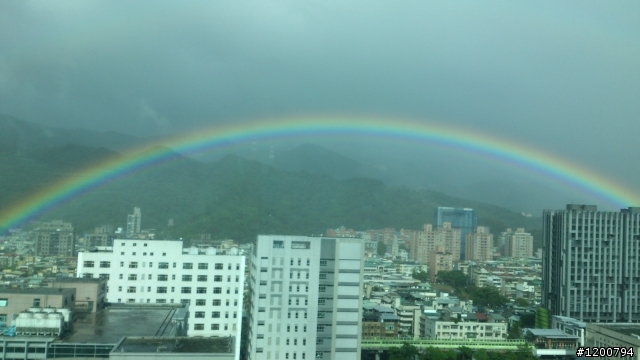 內湖出現雙彩虹