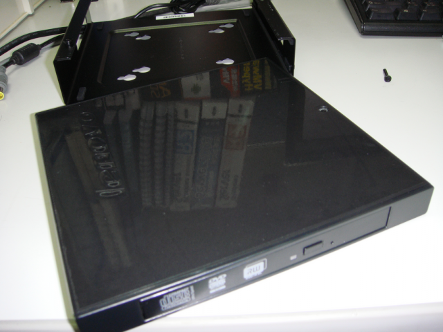 開箱ThinkCentre桌上型電腦M92P tiny