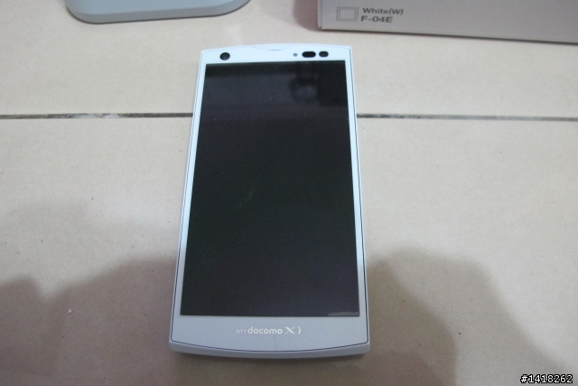 日本Fujitsu F-04E首發!