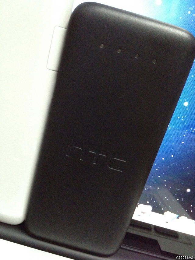 『開箱文』我的第一篇 就給HTC  （圖多 但拍的不好）