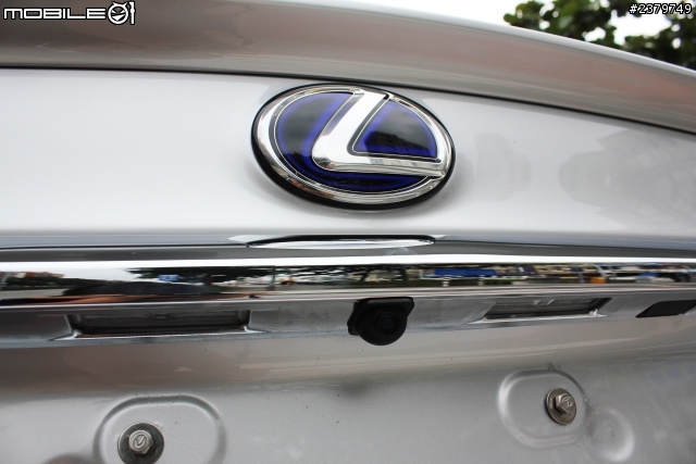 [開箱]LEXUS ES300H 豪華版 (有外加PIONEER影音主機)